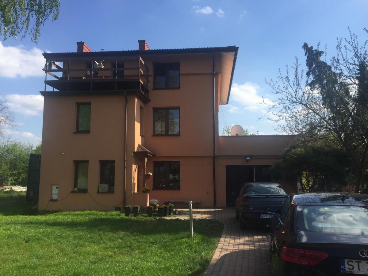 Samodzielny Pokoj W Wygodnym Domu Z Parkingiem Apartman Piaseczno  Kültér fotó