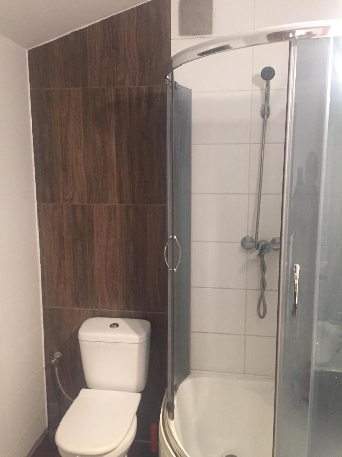 Samodzielny Pokoj W Wygodnym Domu Z Parkingiem Apartman Piaseczno  Kültér fotó